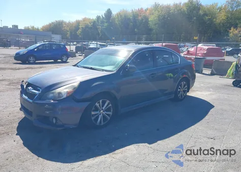 2013 Subaru Legacy 2.5I Limited z USA, uszkodzony, nr VIN 4S3BMCK64D3004749